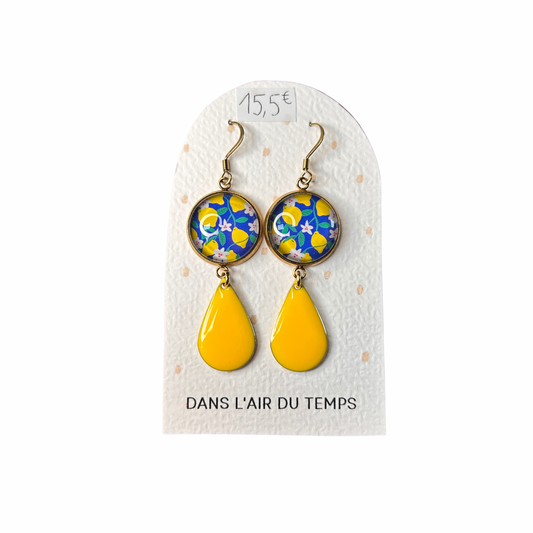 Boucles d’oreilles pendantes Dans l’air du temps