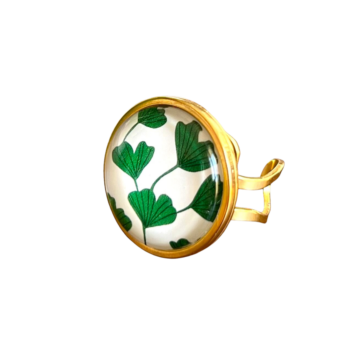 Bague cabochon dorée Dans l’air du temps