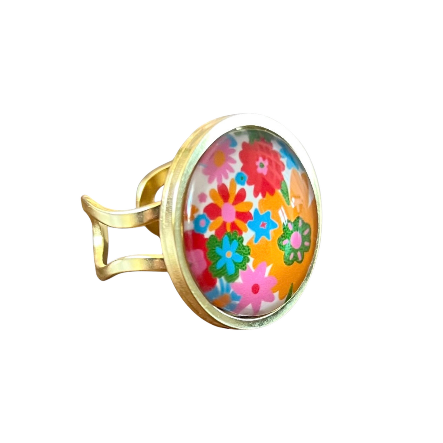 Bague cabochon dorée Dans l’air du temps