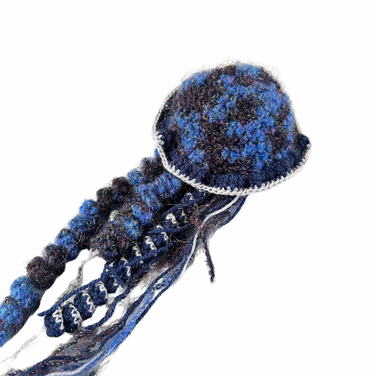 Méduse suspendue L’olive rose